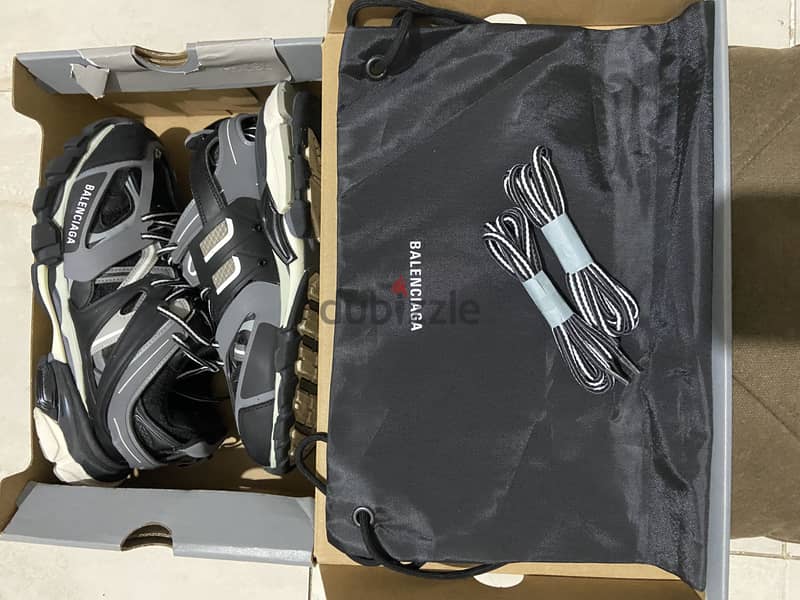 Balenciaga Track 6
