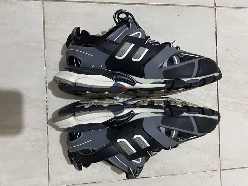 Balenciaga Track 9