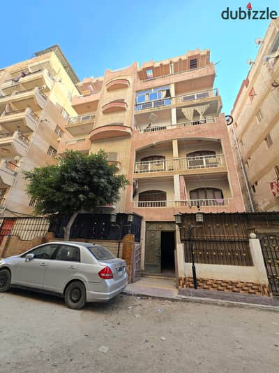 For sale a distinctive apartment on the roof in a stunning building
