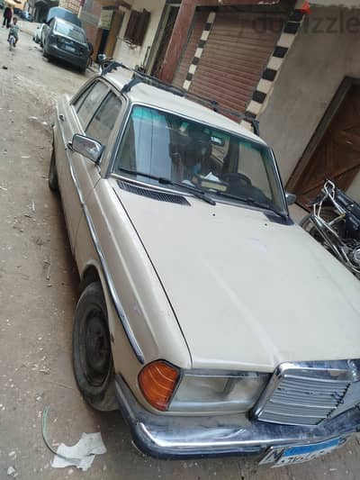 مرسيدس بنز 200 1984