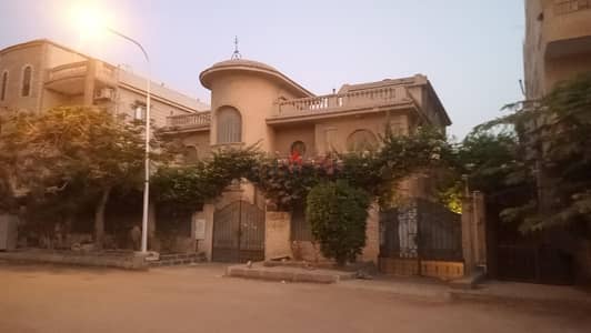 فيلا في موقع مميز للسكن الراقي والخاص في الحي السابع فيلات العبورر