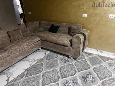ركنه مستعمله جيدا جيدا بدون تقطيع