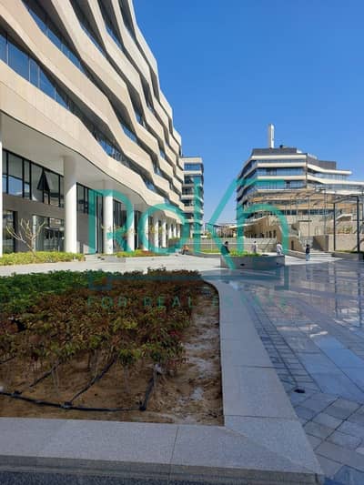half floor adminstration for rent in The Polygon