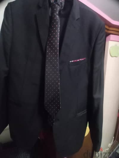 بدلة سوداء
