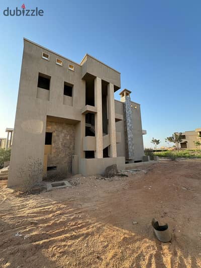 فيلا مستقلة للبيع في IVY New Giza بمساحه  1000 م أرض  - 400م مباني -  أقل من سعر السوق