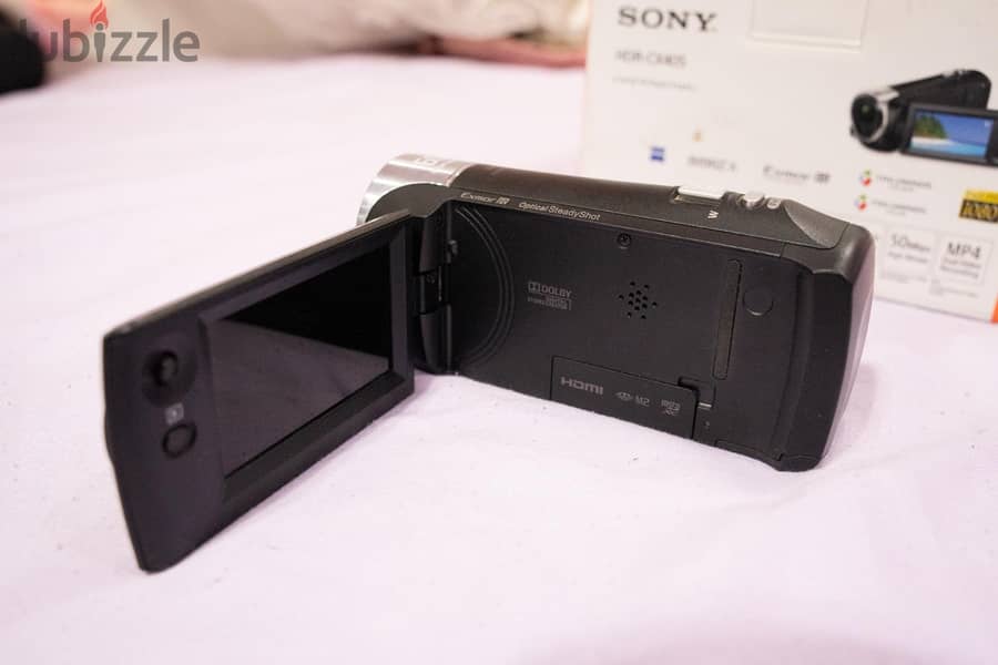 Sony HDR-CX405 1
