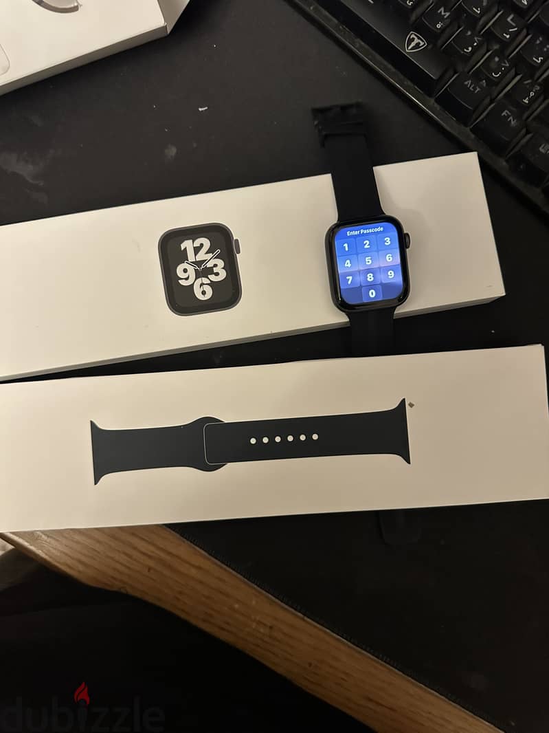 Apple watch series se 1 like new 1