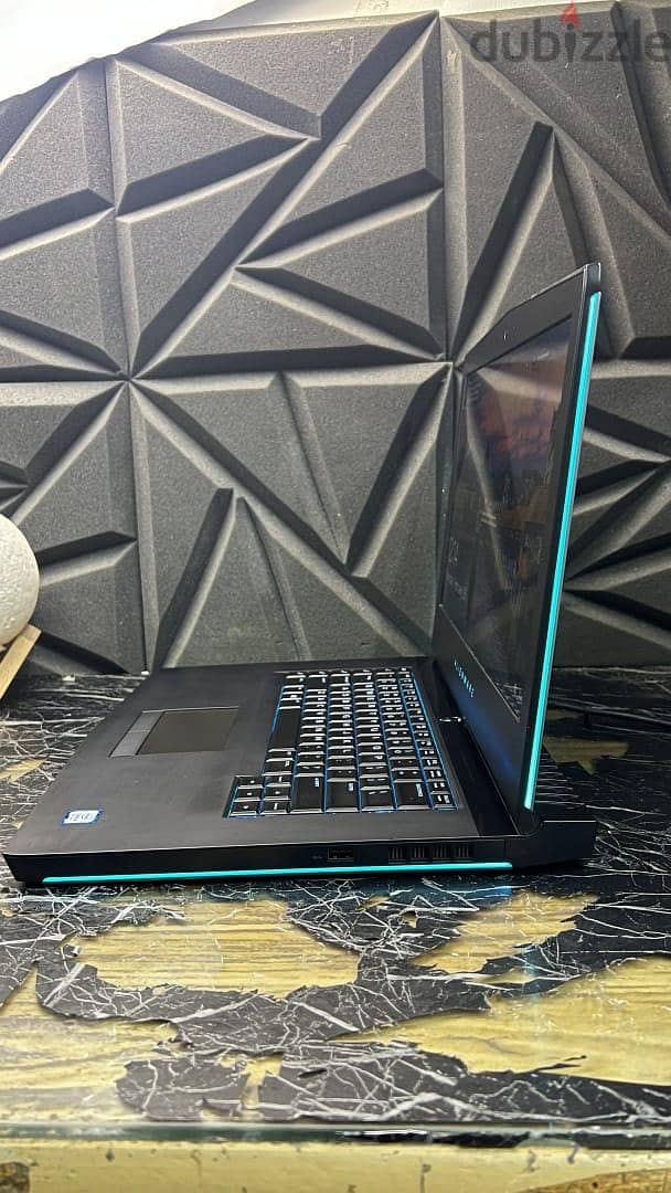 Dell Alienware 15 R4 1