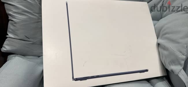 MacBook Air 15 inch _ 24g ram _ 512g _ battery 100% _ 4 cycle
