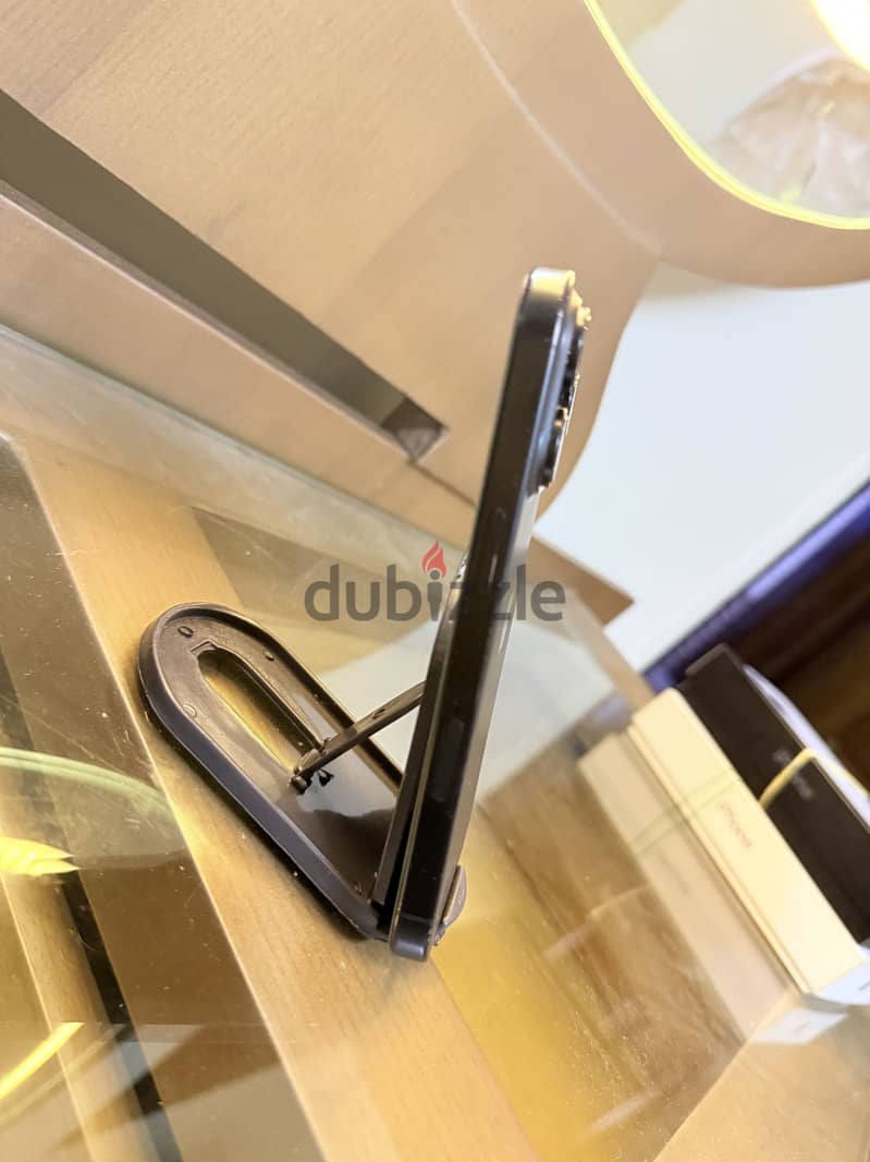 Apple - iPhone 16 Pro 2