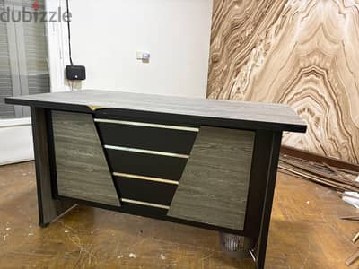 Elegant Gray Wooden Office Desk – 140 cm