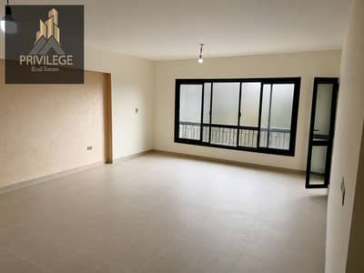For rent, a 185m apartment in Nierko, Maadi, super lux, facade