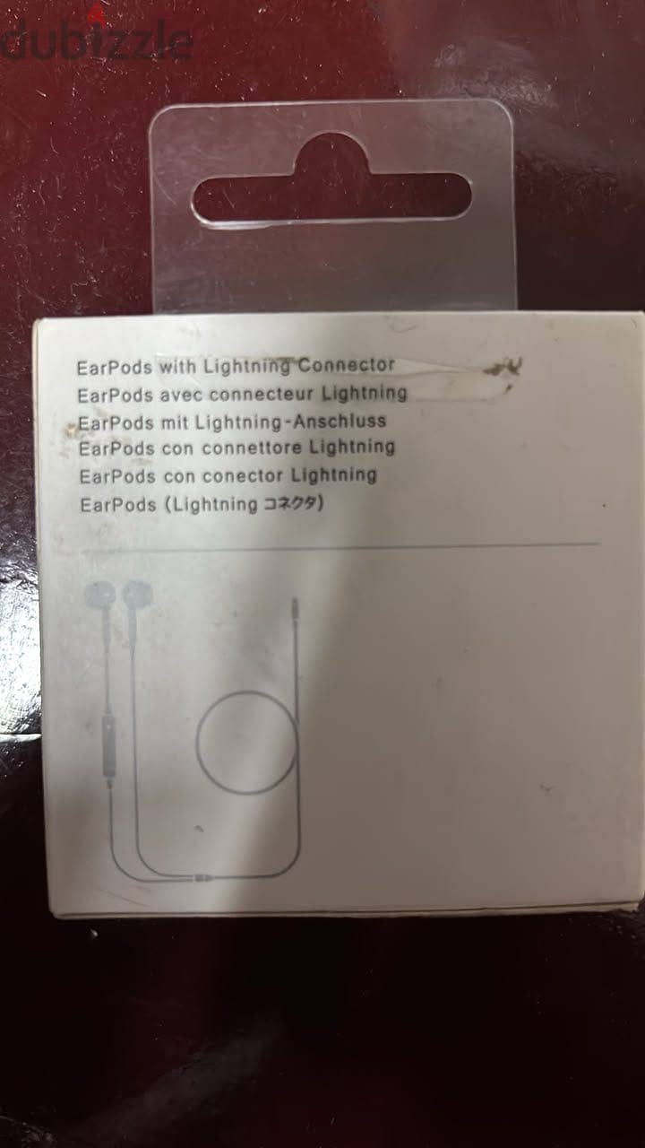 Original Apple EarPods with a lightning connector 4