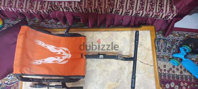 لعبة للأطفال عامل زى السكوت بيتحرق بالرجل