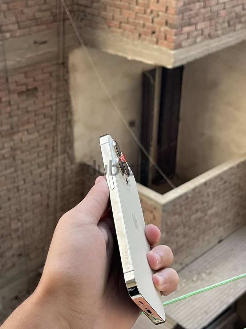 آبل - آيفون 13 برو 1