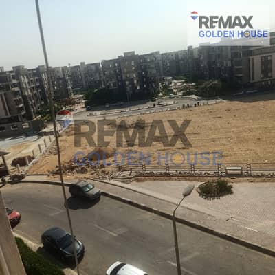 130 SQM Model B apartment in Dar Misr El Shorouk, 4th floor, one floor below the top, 3 bedrooms, 2 bathrooms, open north-facing view, EGP 3.5M.