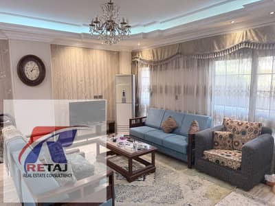 شقة مفروشة ايجار المستثمرين الجنوبية مكيفة بالكامل (3 غرف – 2 حمام – ريسبشن) مكيفة بالكامل و الريسيبشن مكيف – موقع حيوي و قريبة من الخدمات