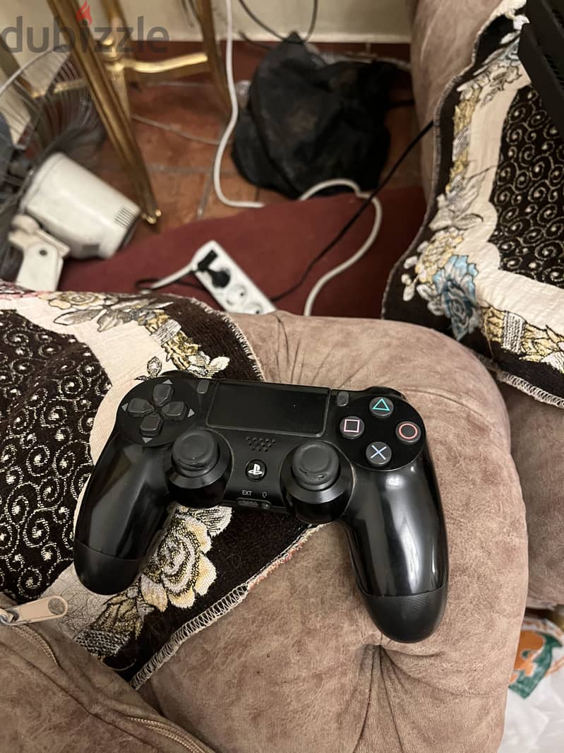 Ps4 pro used 3