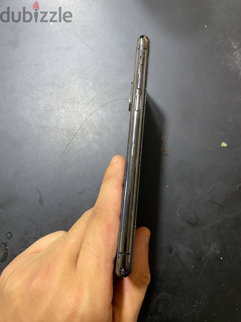 Apple - iPhone XS 1