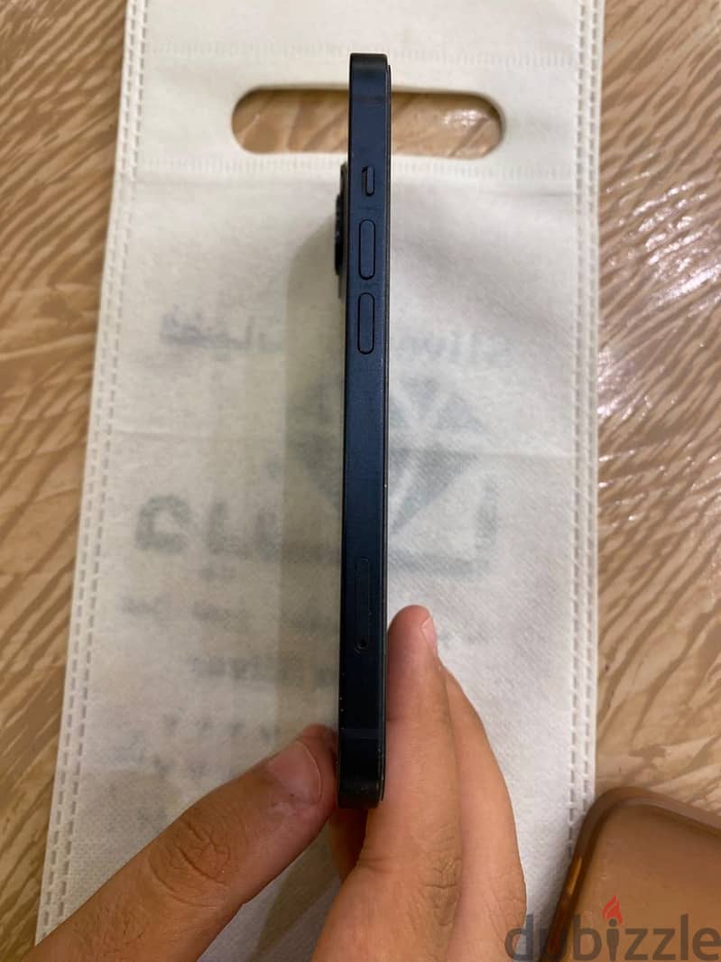 iPhone 13 4