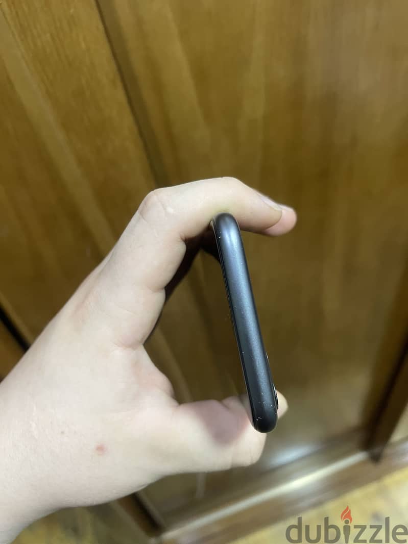 iPhone 11 3