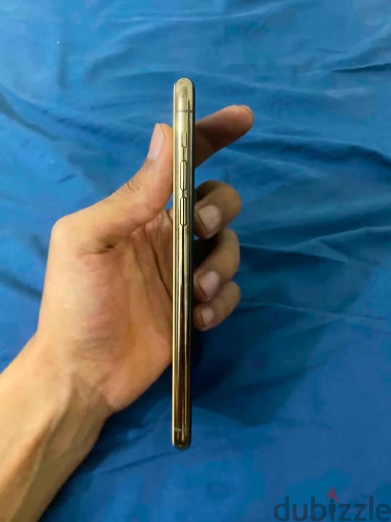 Apple - iPhone 11 Pro Max 1