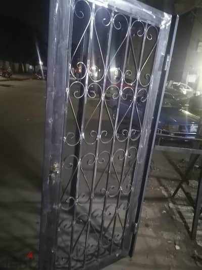 باب حديد للبيع باب حديد للبيع
