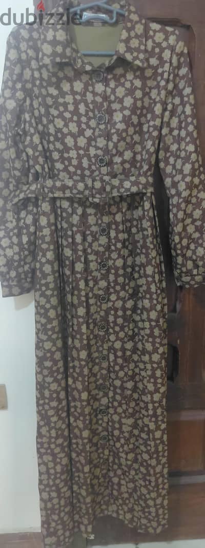 فستان طويل كاجوال مشجر راقي جداً بالبطانة والحزام (مقاس40 . )
