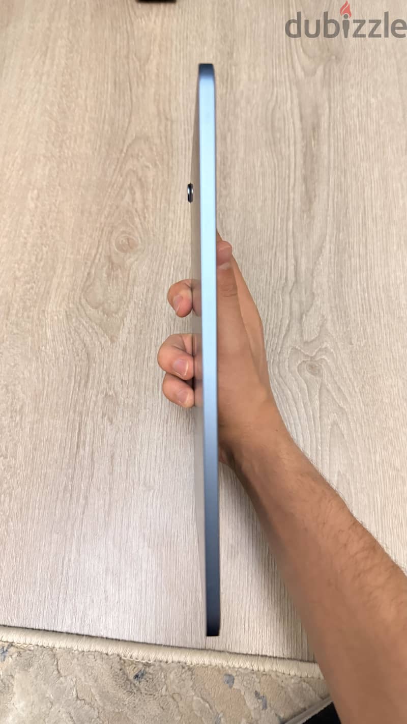 Ipad Air (5th generation) (Mint condition with box!) 4