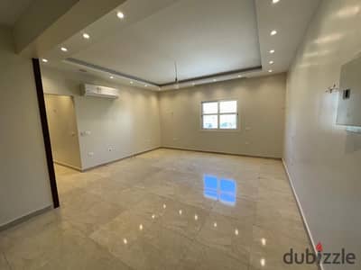 شقة مميزة للإيجار في  Hyde Park New Cairoبتشطيب راقٍ وتصميم عملي،