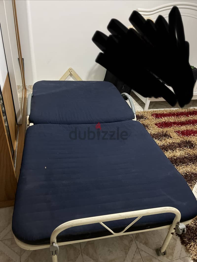 Foldable bed  with wheels 1