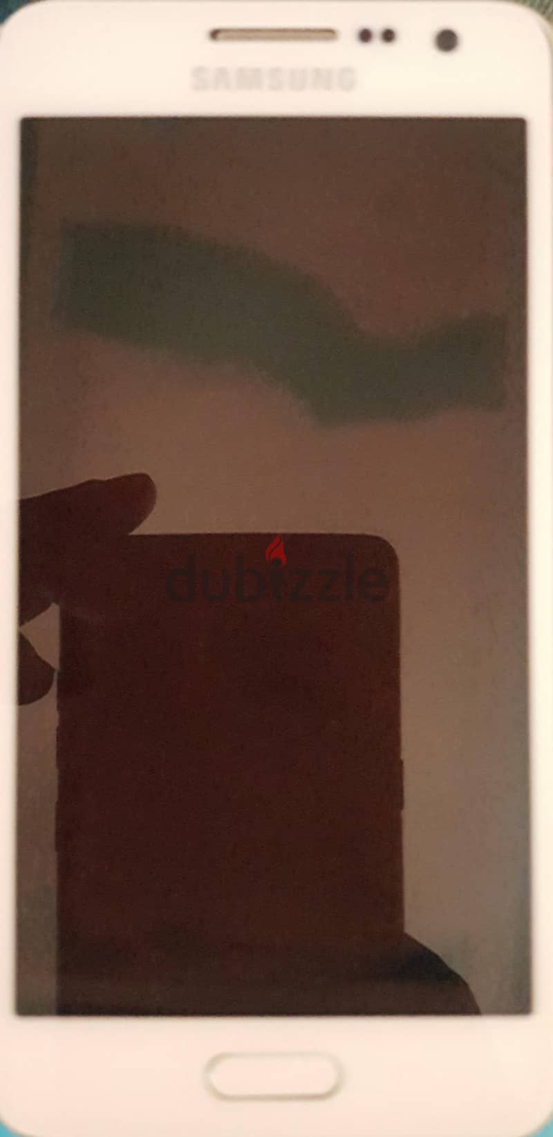 موبايل جوهرة Samsung A3 بس للاسف ببيعه قطع غيار 7