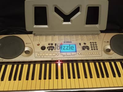 piano Yamaha PSR j51