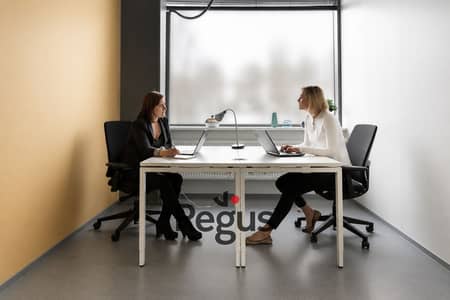استخدام المكاتب الخاصة عند الطلب في Regus ⁦New Cairo, East Lane New Cairo⁩