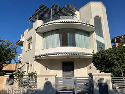 Stand alone villa in marina 5
