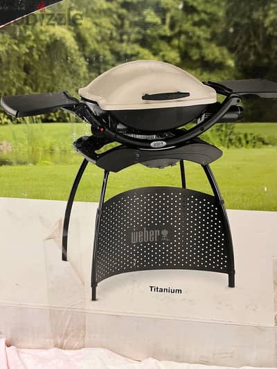 شواية غاز Weber Q2000 أصلية مع Stand – مستعملة بحالة ممتازة
