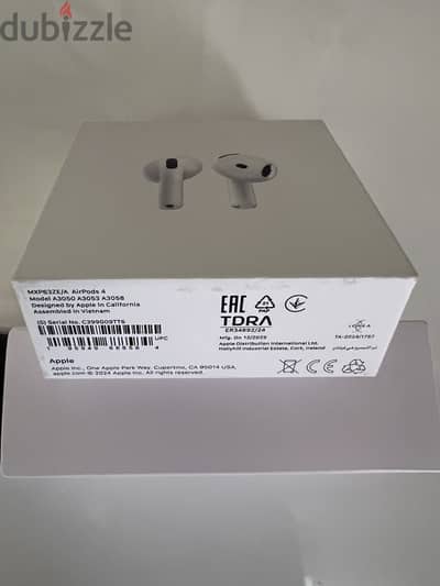 AirPods 4 new and sealed ايربود ٤ جديدة متبرشمة