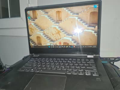 لابتوب lenovo YOGa مستعمل بحالة جيده جدا+ هدية