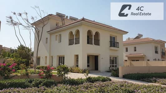 استلام فوري فيلا 90% متشطبة مساحة 380 م 4 غرف نوم فيو لاندسكيب للبيع باقل من سعر الماركت ب 800 الف فى كمبوند هايد بارك التجمع الخامس Hyde Park