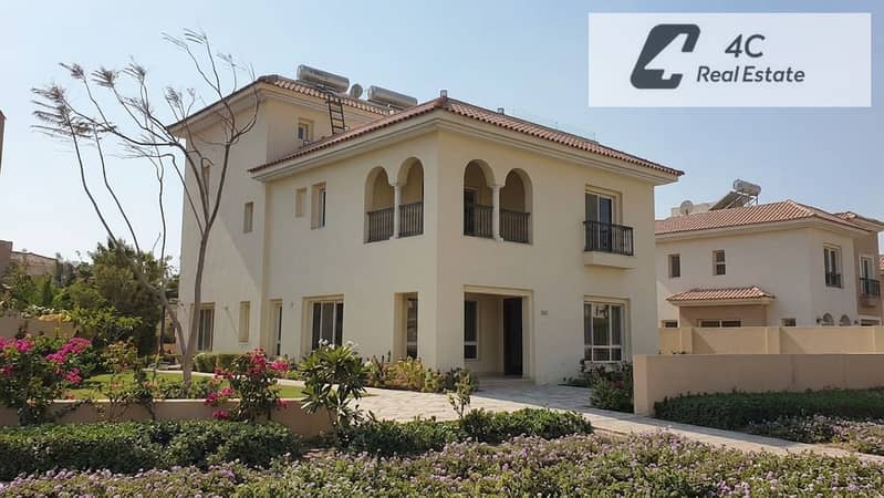 استلام فوري فيلا 90% متشطبة مساحة 380 م 4 غرف نوم فيو لاندسكيب للبيع باقل من سعر الماركت ب 800 الف فى كمبوند هايد بارك التجمع الخامس Hyde Park