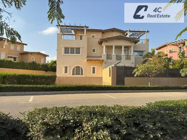 استلام فوري فيلا 90% متشطبة مساحة 380 م 4 غرف نوم فيو لاندسكيب للبيع باقل من سعر الماركت ب 800 الف فى كمبوند هايد بارك التجمع الخامس Hyde Park