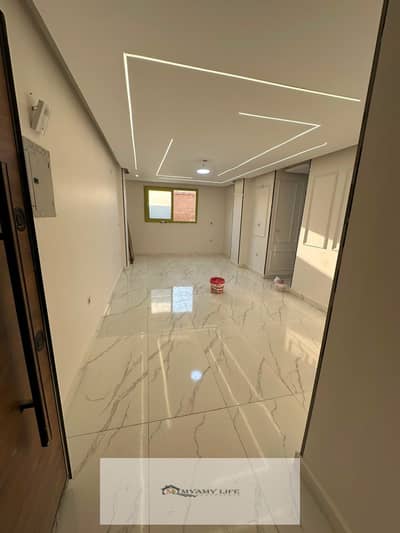 Apartment with a very special view, residential building directly next to the gate and services