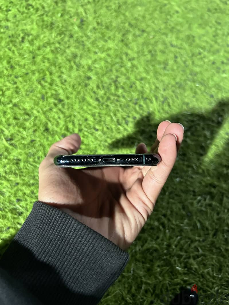 Apple - iPhone 11 Pro Max 1