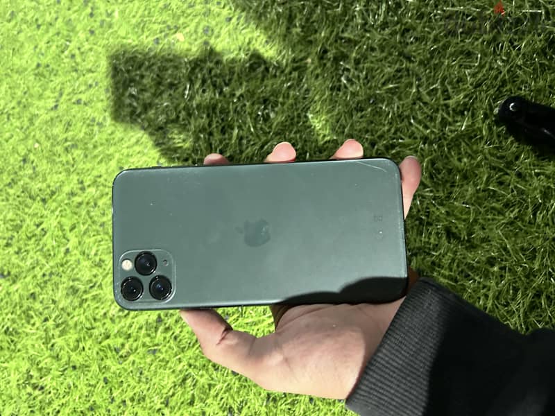 Apple - iPhone 11 Pro Max 2