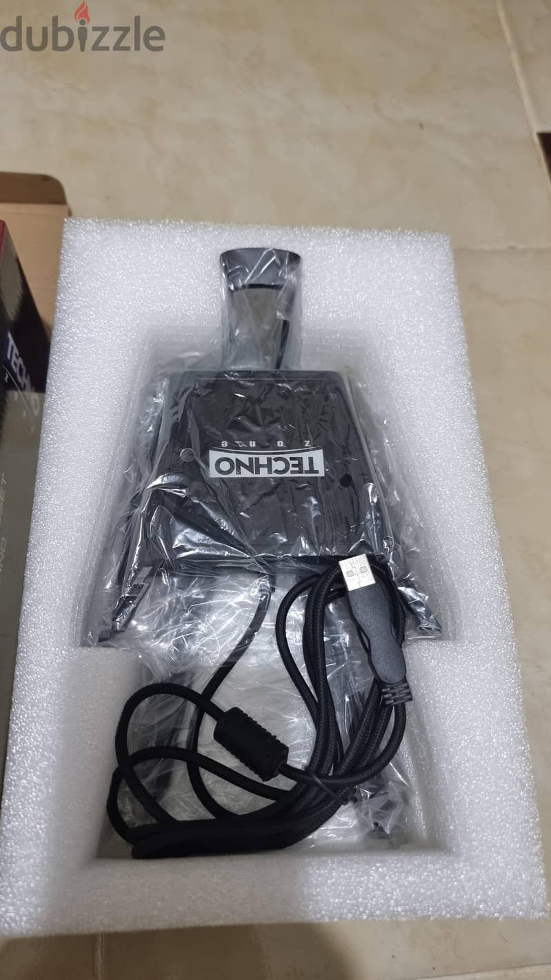 Spire Headset Stand RGB 2