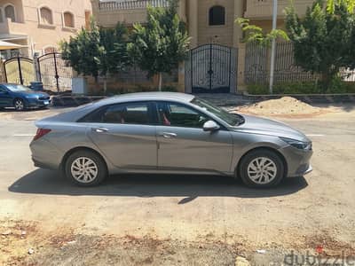 Hyundai Elantra 2022