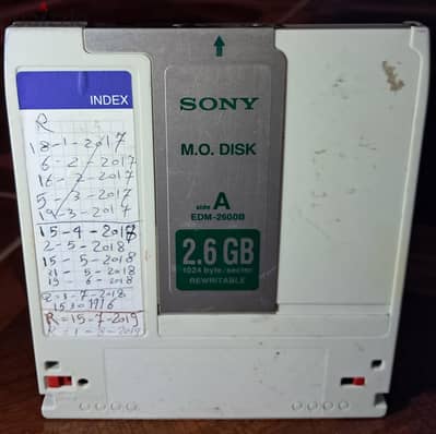 Vintage Sony 2.6GB MO Disk تحفه تكنولوجيه نادره -ديكور