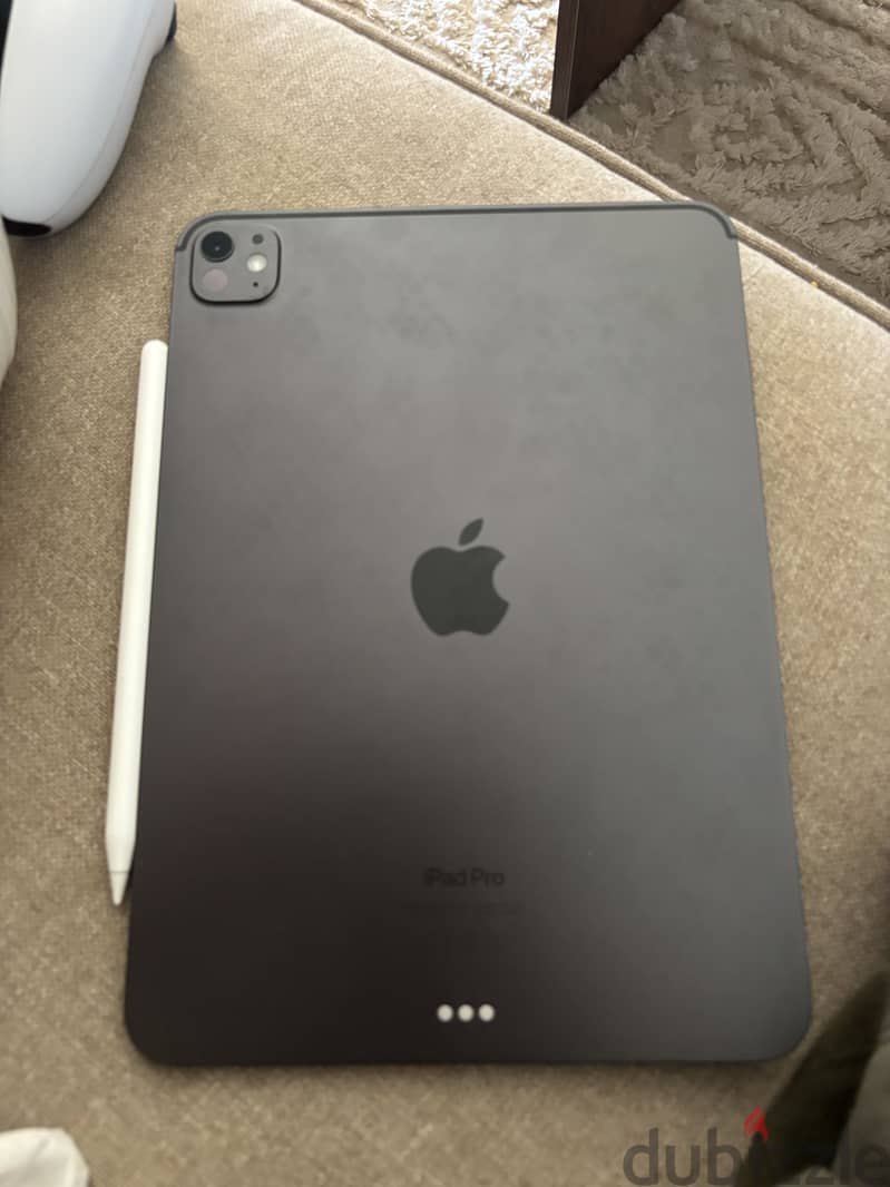 Ipad Pro 11’ M4 Chip with Apple Pencil pro 4