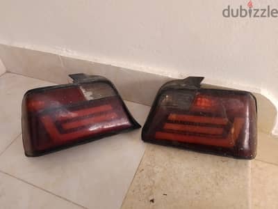 فوانبس بي ام دبليو E38 1995-1998 خلفية بالضفيره اليمين به كسر في الباغ