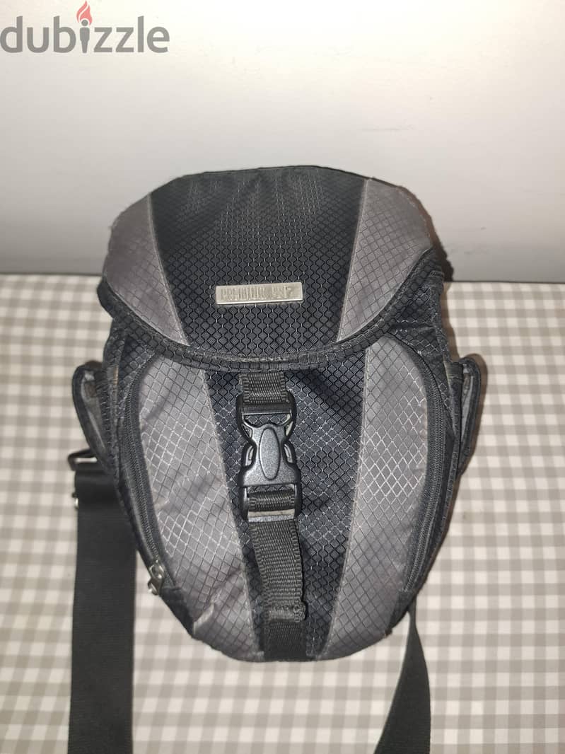 Nikon camera good condition and nice camera 11